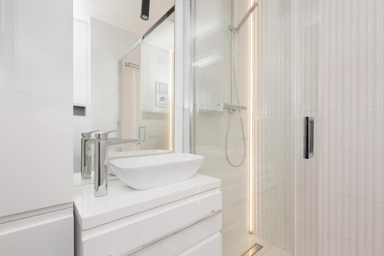 Apartament Bielany 3 Min From Metro With 5-Meals Per Day Diet Catering, Air Conditioning And Free Parking Varsovia Exterior foto